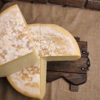 Eski Kars Kaşarı – 1 Kg | 18 Ay Dinlendirilmiş