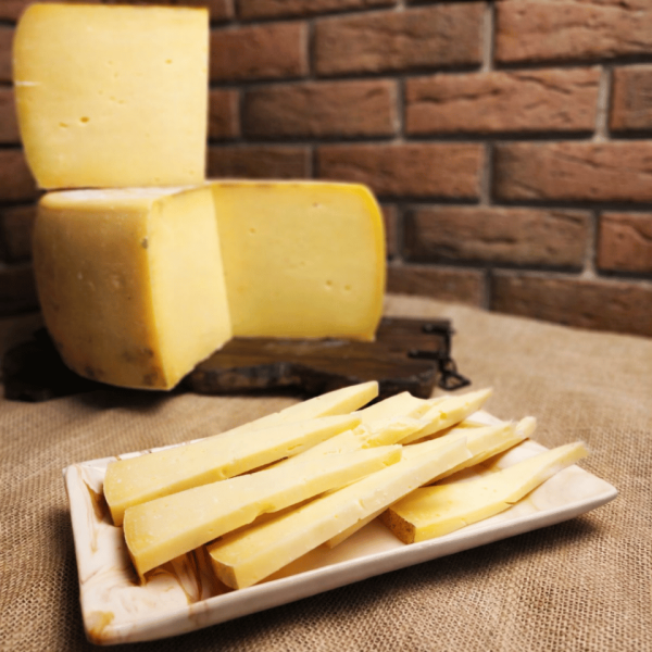 Erzurum Yöresi Eski Kaşar Peyniri – 1 Kg | 18 Ay Dinlendirilmiş